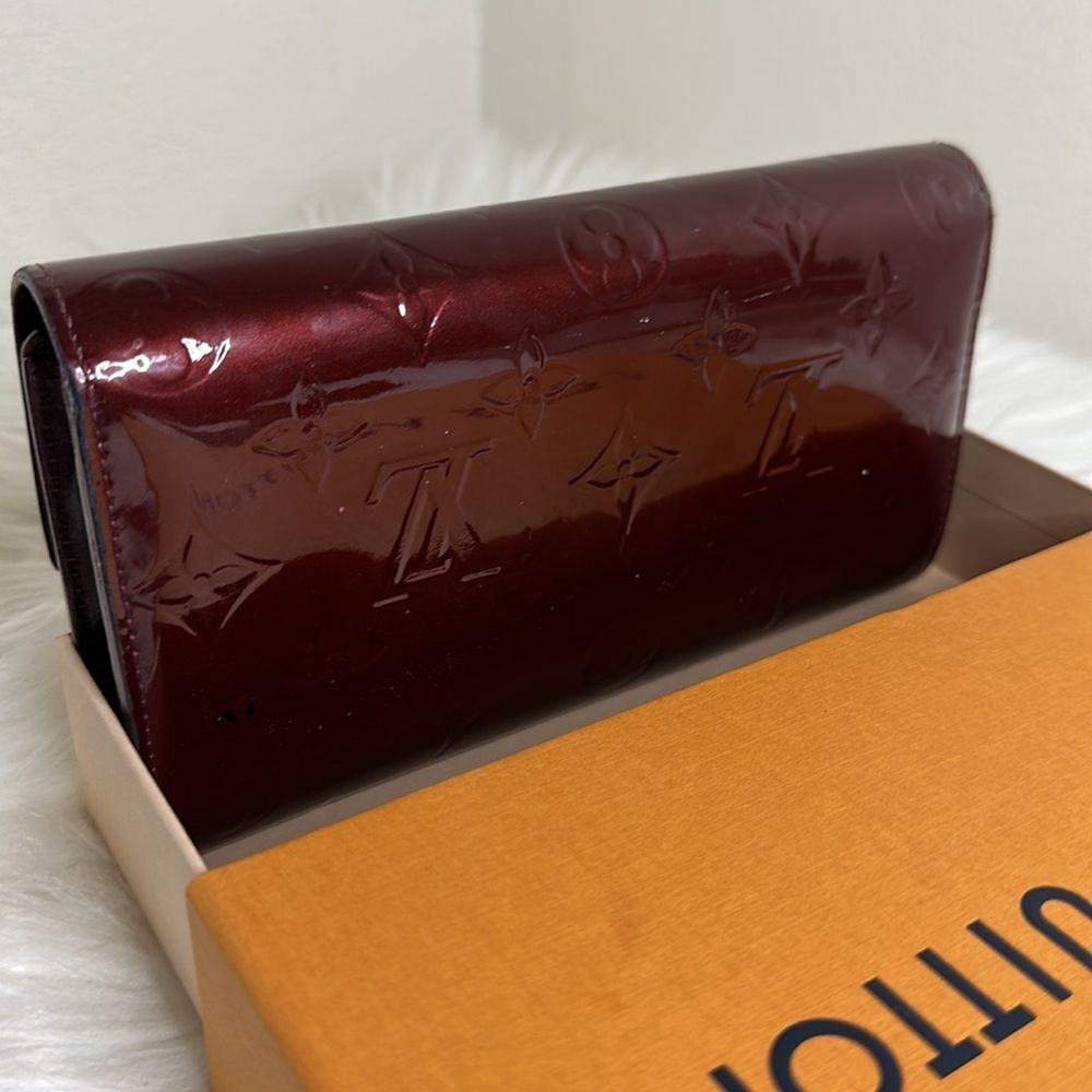 💯 Authentic Louis Vuitton Vernis  Sarah Long Wallet🍀 - Picture 2 of 16